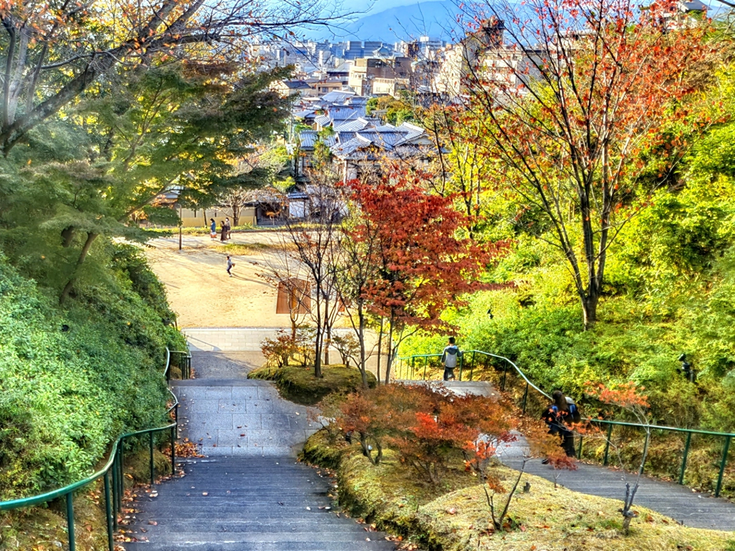 東山から京都市外を臨む