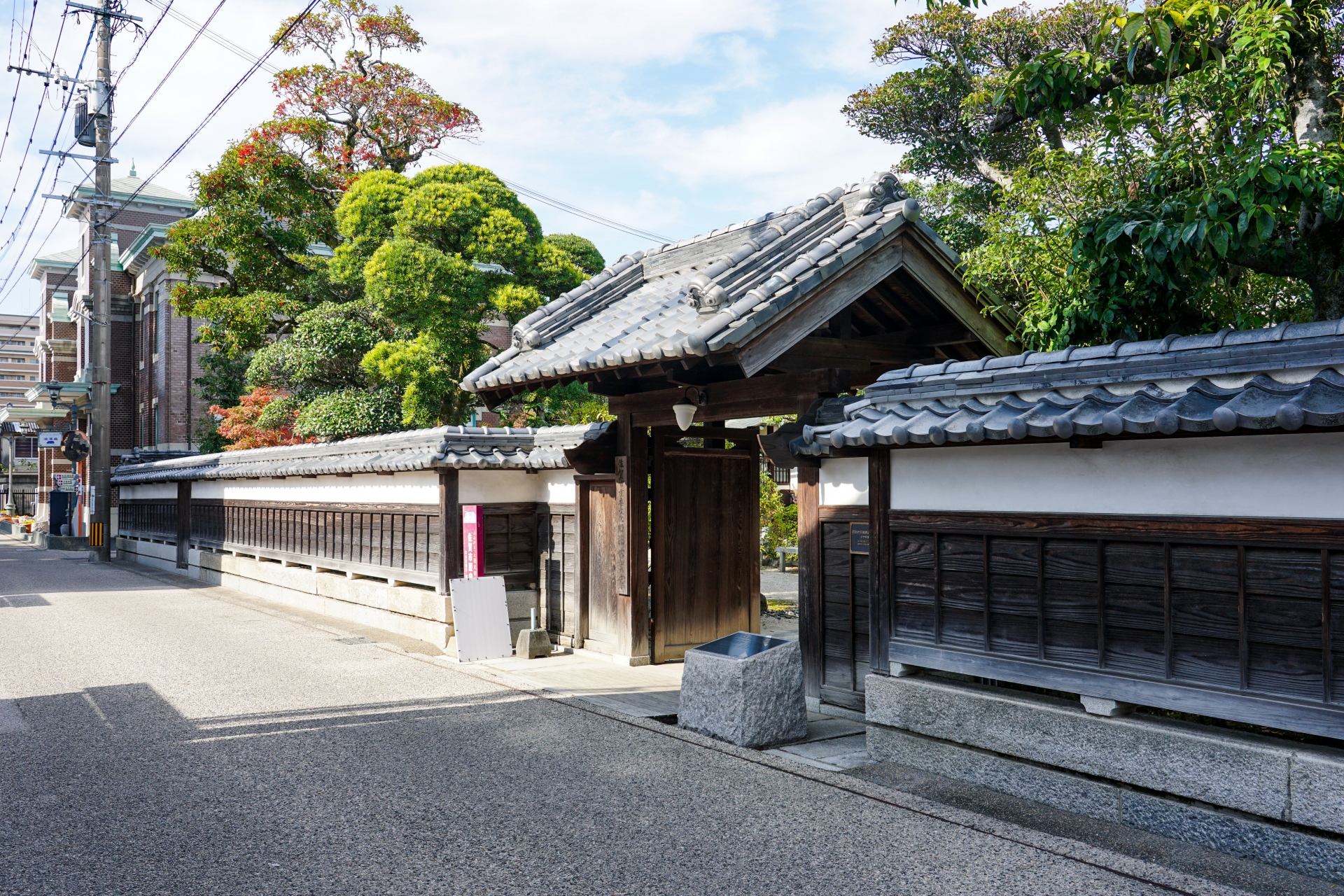 武家屋敷の外構え